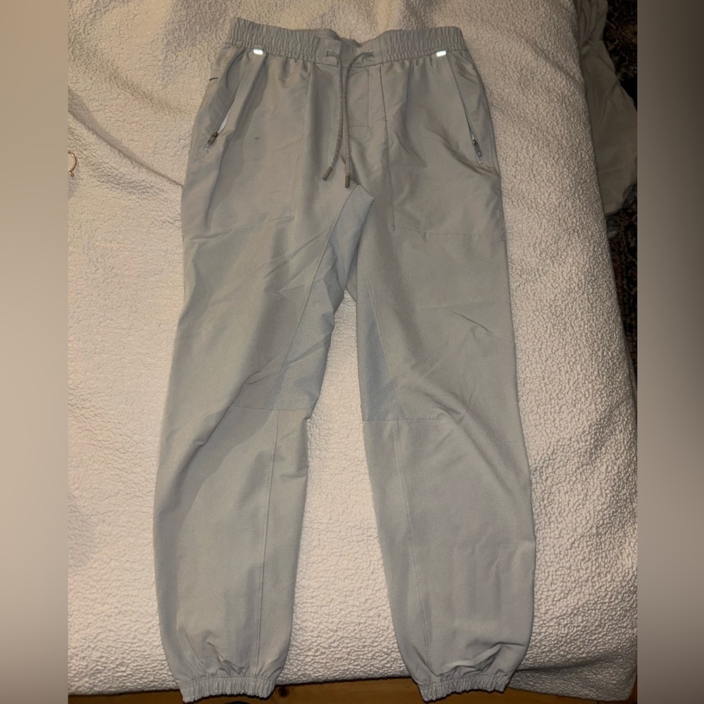 Lululemon License to Train Jogger M/29”
